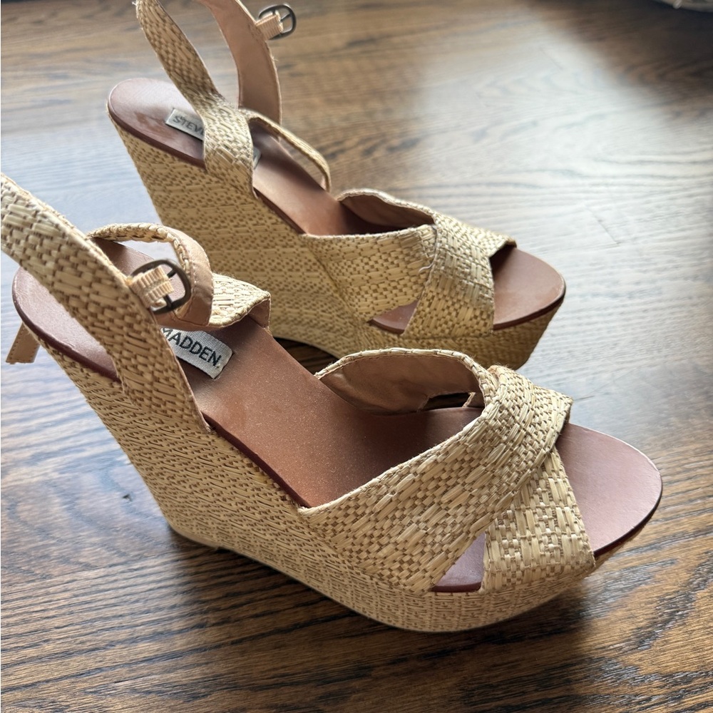 Steve Madden Tan Wedge Sandals with Raffia Platform